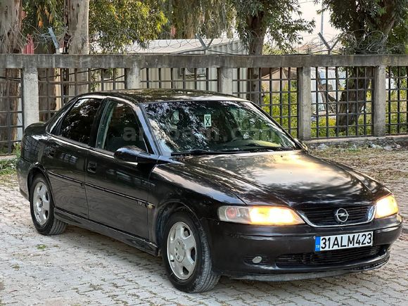 Galeriden Opel Vectra 2.0 100.Yıl 2000 Model Hatay