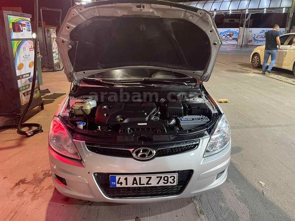 Sahibinden Hyundai i30 1.6 CRDi Team 2011 Model 