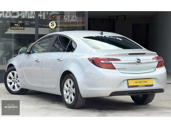 2015 MODEL HATASIZ BOYASIZ DEĞİŞENSİZ HASAR KAYITSIZ 135 BİN KM