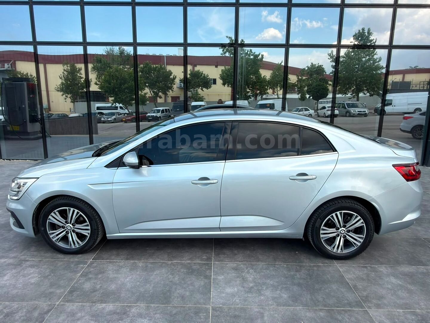 Galeriden Renault Megane 1.3 TCe Touch 2023 Model Gaziantep 168.000 km Gri (metalik) 4