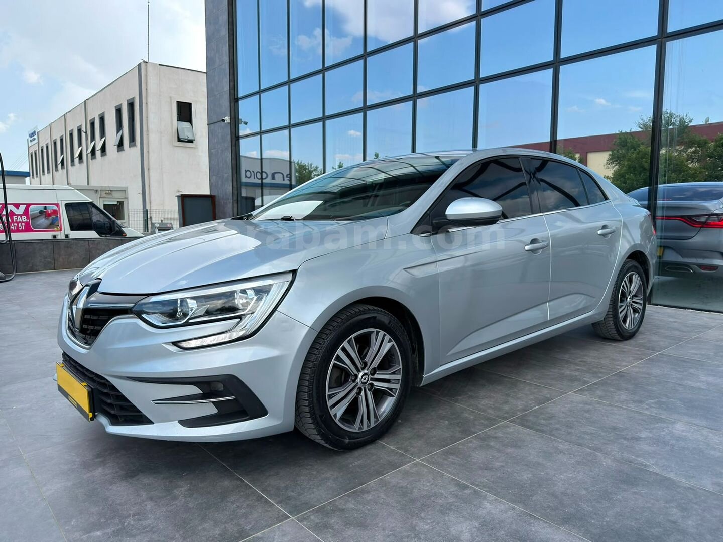 Galeriden Renault Megane 1.3 TCe Touch 2023 Model Gaziantep 168.000 km Gri (metalik) 3