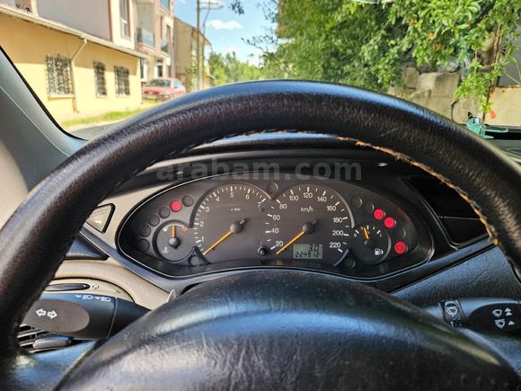 Sahibinden Ford Focus 1.6 Ghia 2002 Model Kütahya