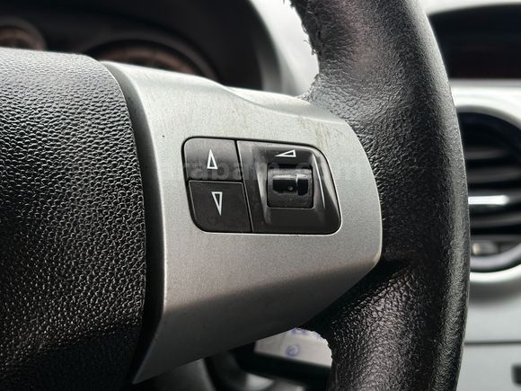 2012 MODEL CORSA 1.3 MAKYAJLI 4 AİRBAG ABS HIZ SABİT KLİMA FUL