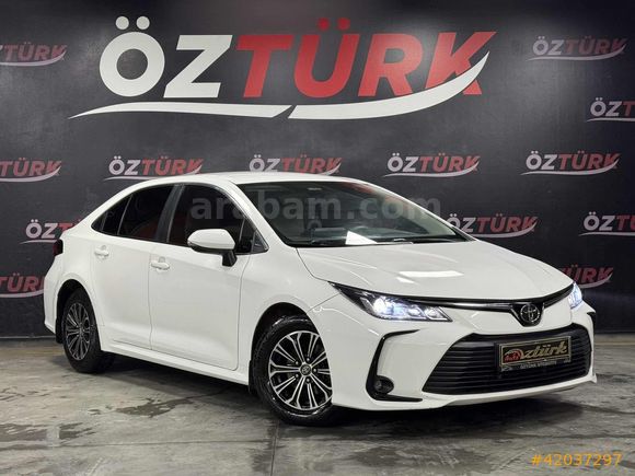 ÖZTÜRKDEN 2021 TOYOTA COROLLA VİSİON PLUS HATASIZ BOYASIZ