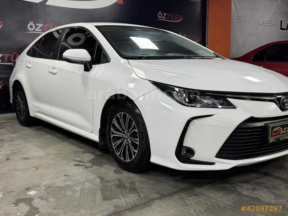 ÖZTÜRKDEN 2021 TOYOTA COROLLA VİSİON PLUS HATASIZ BOYASIZ