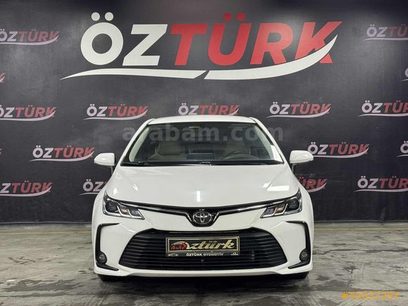 ÖZTÜRKDEN 2021 TOYOTA COROLLA VİSİON PLUS HATASIZ BOYASIZ