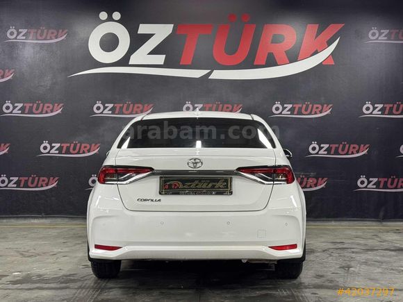 ÖZTÜRKDEN 2021 TOYOTA COROLLA VİSİON PLUS HATASIZ BOYASIZ