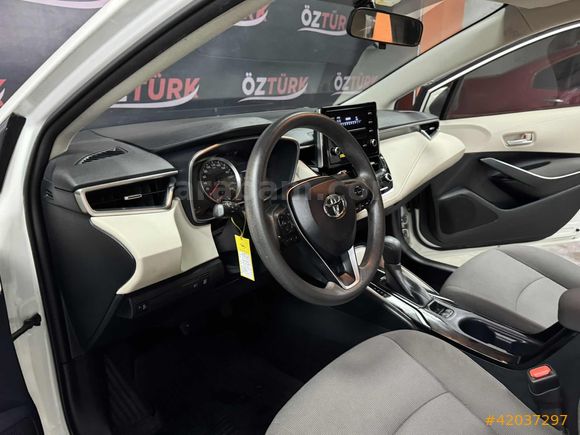 ÖZTÜRKDEN 2021 TOYOTA COROLLA VİSİON PLUS HATASIZ BOYASIZ