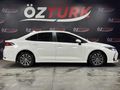 ÖZTÜRKDEN 2021 TOYOTA COROLLA VİSİON PLUS HATASIZ BOYASIZ