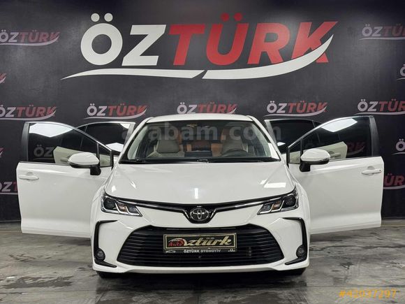 ÖZTÜRKDEN 2021 TOYOTA COROLLA VİSİON PLUS HATASIZ BOYASIZ