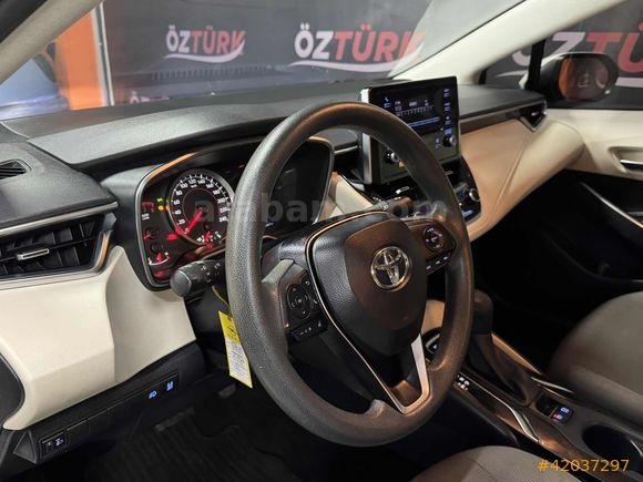 ÖZTÜRKDEN 2021 TOYOTA COROLLA VİSİON PLUS HATASIZ BOYASIZ