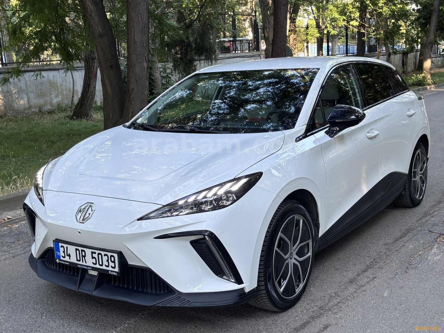 Galeriden MG MG4 Luxury 2023 Model İstanbul 30.000 km Gri 5