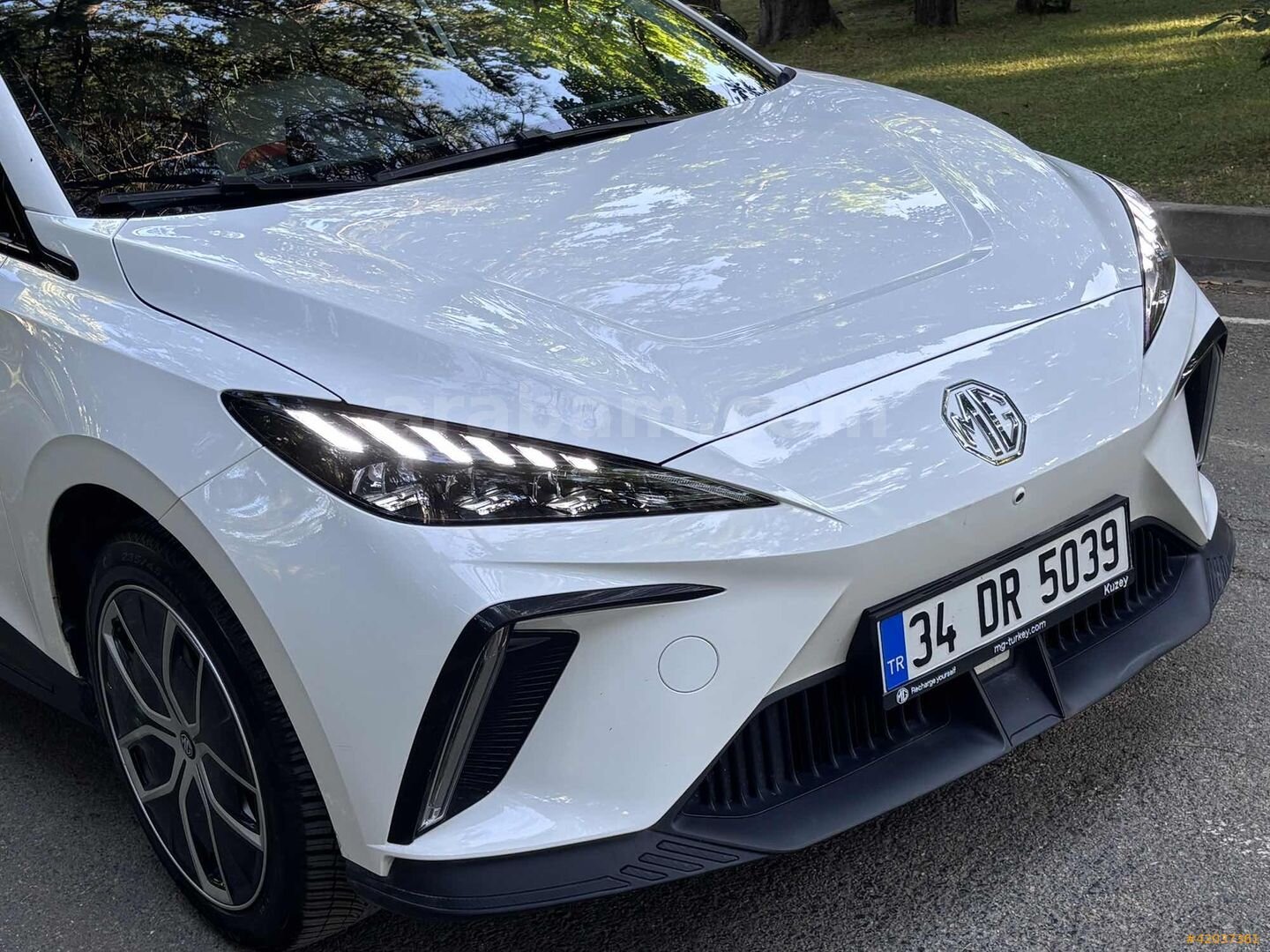Galeriden MG MG4 Luxury 2023 Model İstanbul 30.000 km Gri 1