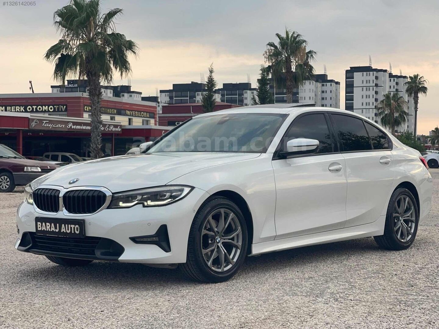 Galeriden BMW 3 Serisi 320i Sport Line 2020 Model Adana 100.000 km Beyaz 2