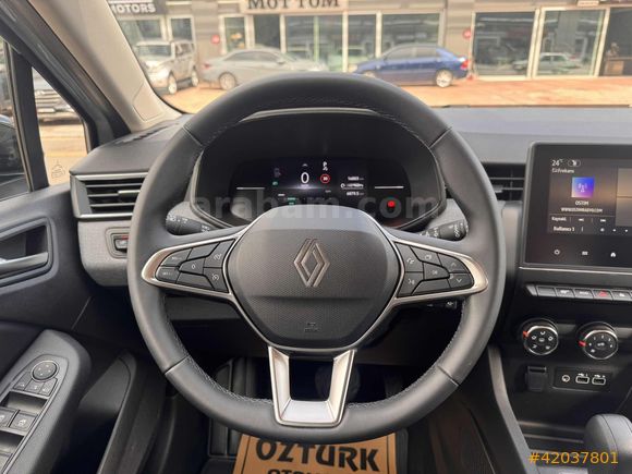 2025 CLİO 1.0 TCE EVOLUTİON OTOMATİK 17.000 KM HATASIZ-BOYASIZ