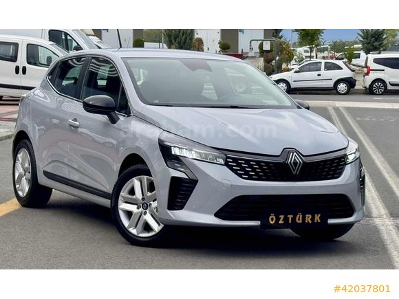 2025 CLİO 1.0 TCE EVOLUTİON OTOMATİK 17.000 KM HATASIZ-BOYASIZ