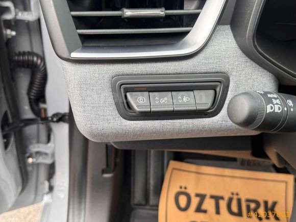 2025 CLİO 1.0 TCE EVOLUTİON OTOMATİK 17.000 KM HATASIZ-BOYASIZ