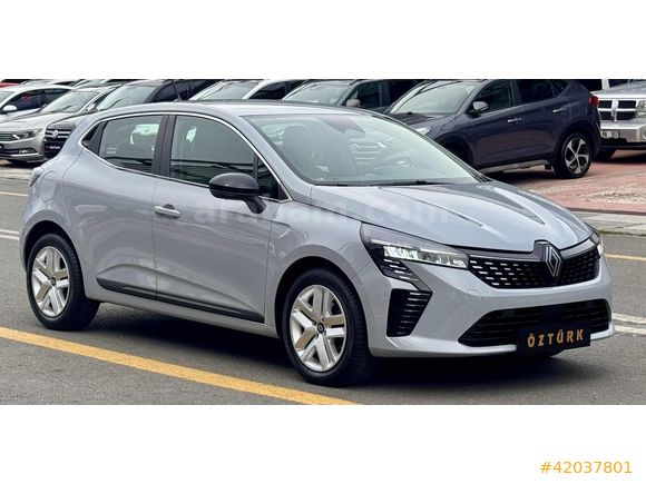 2025 CLİO 1.0 TCE EVOLUTİON OTOMATİK 17.000 KM HATASIZ-BOYASIZ