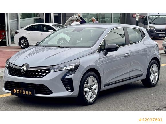 2025 CLİO 1.0 TCE EVOLUTİON OTOMATİK 17.000 KM HATASIZ-BOYASIZ