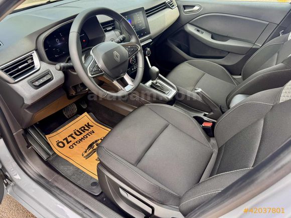 2025 CLİO 1.0 TCE EVOLUTİON OTOMATİK 17.000 KM HATASIZ-BOYASIZ