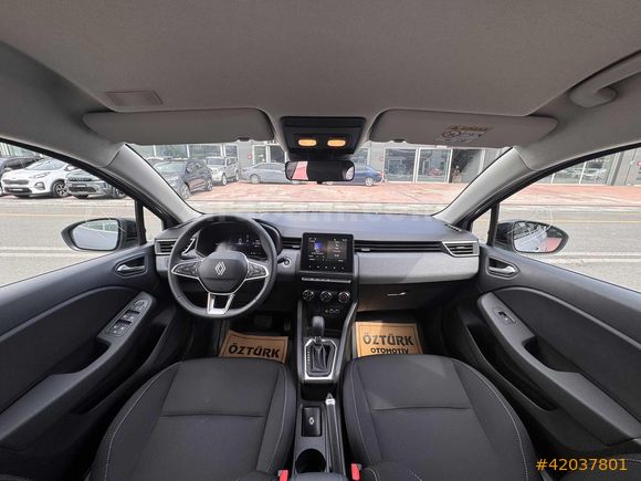 2025 CLİO 1.0 TCE EVOLUTİON OTOMATİK 17.000 KM HATASIZ-BOYASIZ