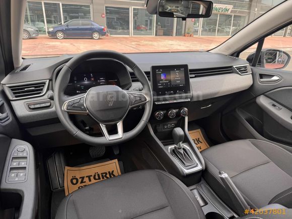 2025 CLİO 1.0 TCE EVOLUTİON OTOMATİK 17.000 KM HATASIZ-BOYASIZ