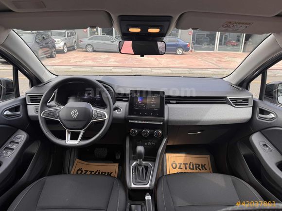 2025 CLİO 1.0 TCE EVOLUTİON OTOMATİK 17.000 KM HATASIZ-BOYASIZ