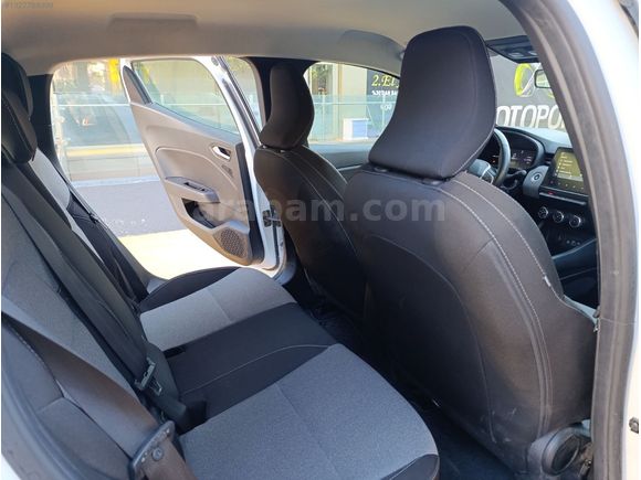 2023 RENAULT CLİO 1.0 TCE EVOLATİON*OTOMATİK SERVİS B.. EMSALSİZ