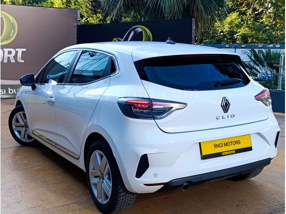2023 RENAULT CLİO 1.0 TCE EVOLATİON*OTOMATİK SERVİS B.. EMSALSİZ
