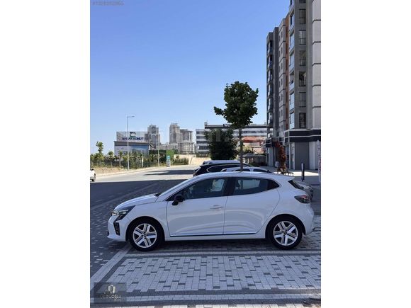Clio 1.0 TCE Evolution X-tronic