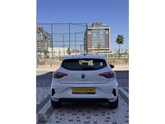 Clio 1.0 TCE Evolution X-tronic