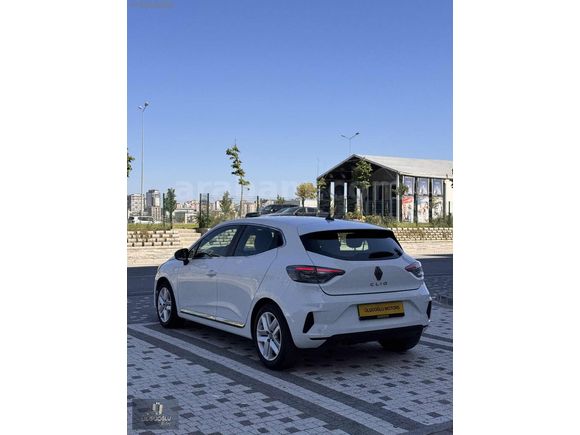 Clio 1.0 TCE Evolution X-tronic