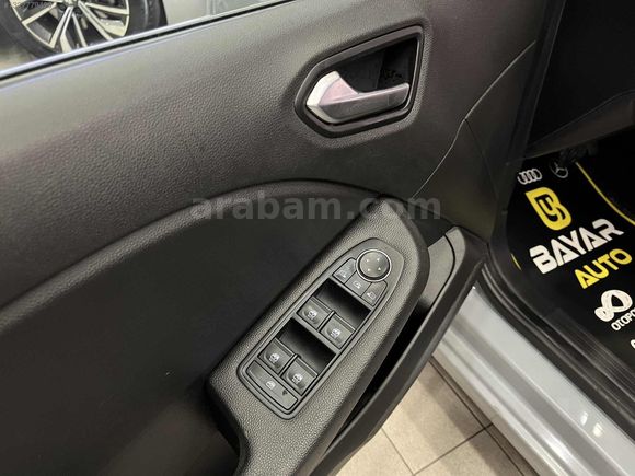 BAYAR'DAN 2024 ÇELİK JANTLI RENAULT CLİO EVOLUTİON LANSMAN RENK
