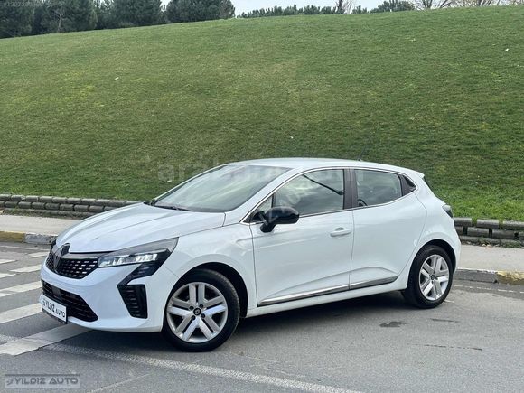 2024 CLİO 1.0 TCE EVOLUTİON X-TRONİCE 28.000 KM SERVİV BAKIMLI