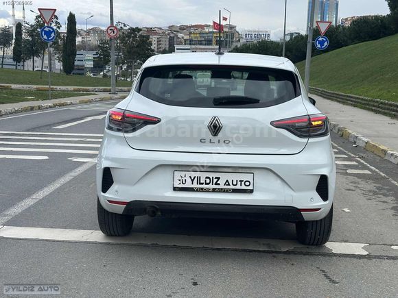 2024 CLİO 1.0 TCE EVOLUTİON X-TRONİCE 28.000 KM SERVİV BAKIMLI