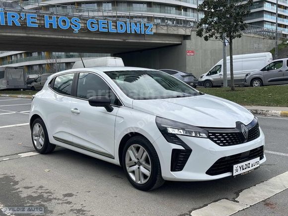 2024 CLİO 1.0 TCE EVOLUTİON X-TRONİCE 28.000 KM SERVİV BAKIMLI