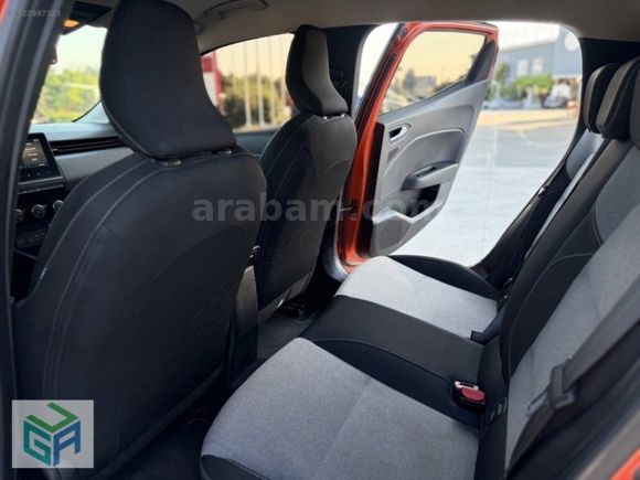 HATASIZ-BOYASIZ-TRAMERSİZ 2023 MODEL CLİO 1.0 TCE X TRONİC