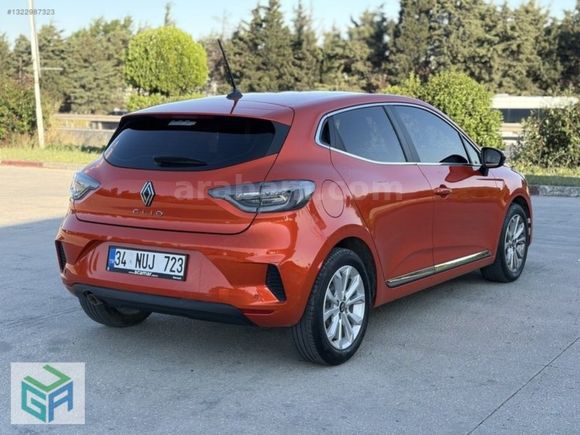HATASIZ-BOYASIZ-TRAMERSİZ 2023 MODEL CLİO 1.0 TCE X TRONİC