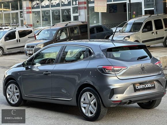 2024 CLİO EVOLUTİON OTOMATİK 49 BİNDE YETKİLİ SERVİS BAKIMLI__//