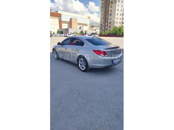 HATASIZ 35.000km Opel Insignia