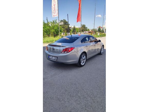 HATASIZ 35.000km Opel Insignia