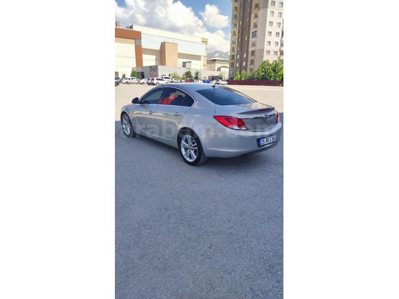 HATASIZ 35.000km Opel Insignia