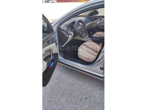 HATASIZ 35.000km Opel Insignia
