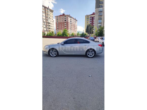 HATASIZ 35.000km Opel Insignia