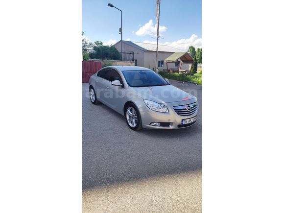 HATASIZ 35.000km Opel Insignia