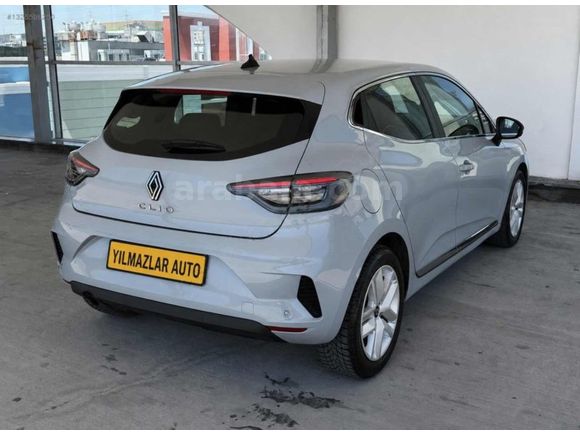 YILMAZLAR AUTO CARS DAN HATASIZ 2024 CLİO OTOMOTİK