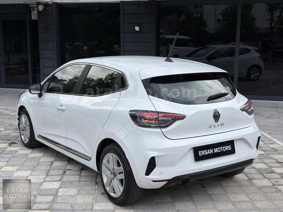 2024 RENAULT CLİO EVOLUTİON OTOMATİK HATASIZ BOYASIZ SERVİS B
