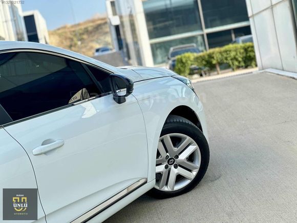 2024 ÇIKIŞLI 47.000 KM DE CLİO EVOLUTİON OTOMATİK