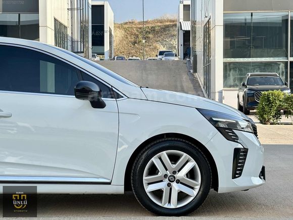 2024 ÇIKIŞLI 47.000 KM DE CLİO EVOLUTİON OTOMATİK