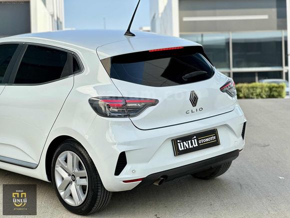 2024 ÇIKIŞLI 47.000 KM DE CLİO EVOLUTİON OTOMATİK